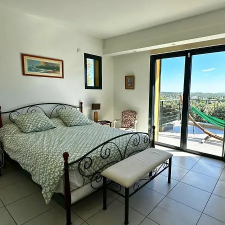 Villa D'exception Avec Piscine Et Jardin