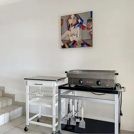 D'exception Avec Piscine Et Jardin