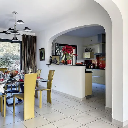 Villa D'exception Avec Piscine Et Jardin *