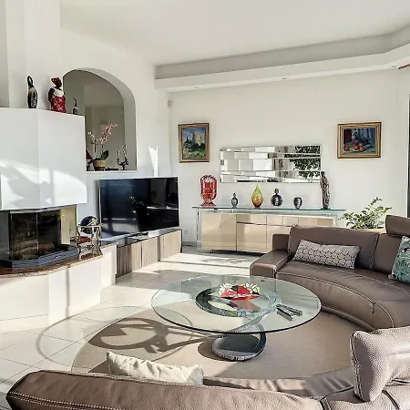 Villa D'exception Avec Piscine Et Jardin